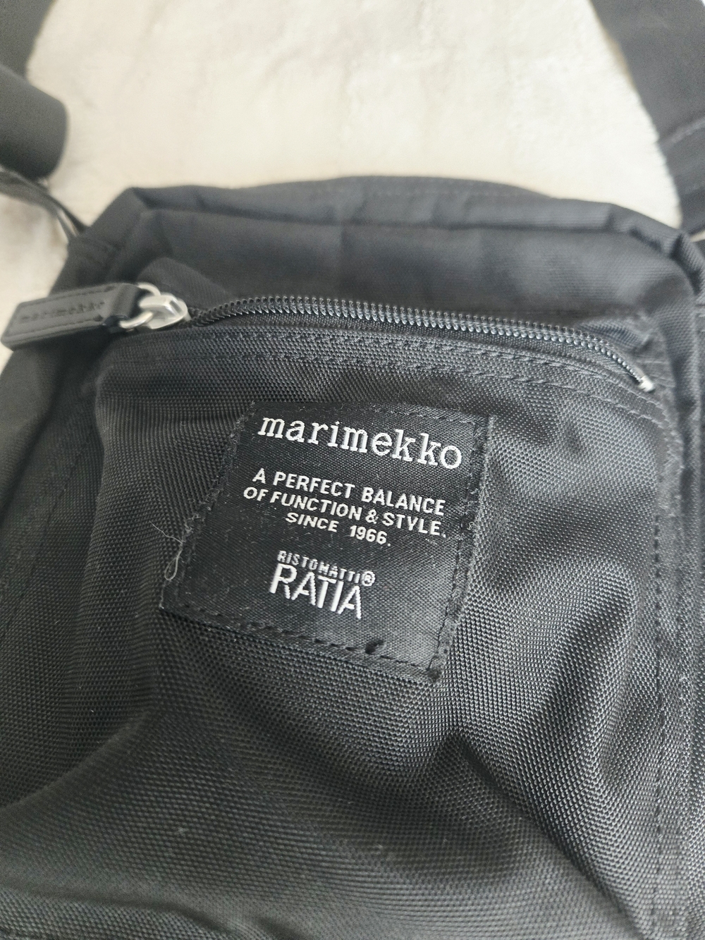Marimekko | Crossbody Bag - Picture 3 of 6